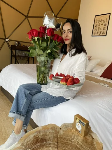 Contenido UGC para campaña San Valentín — marcas lifestyle y ecommerce · Avoiry